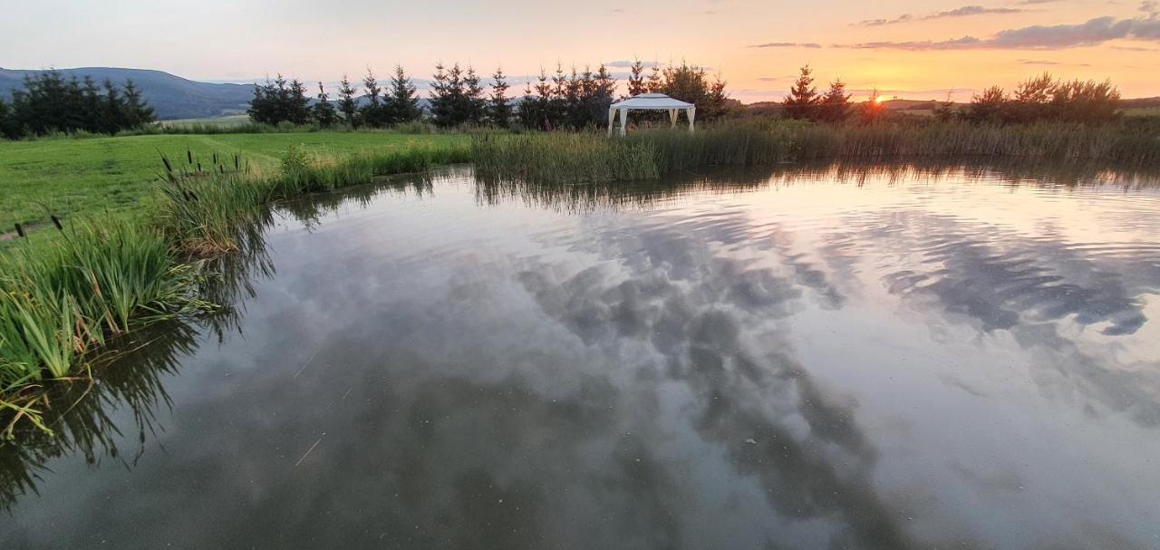 Hotel Farma Vysoka Chrastava Bagian luar foto