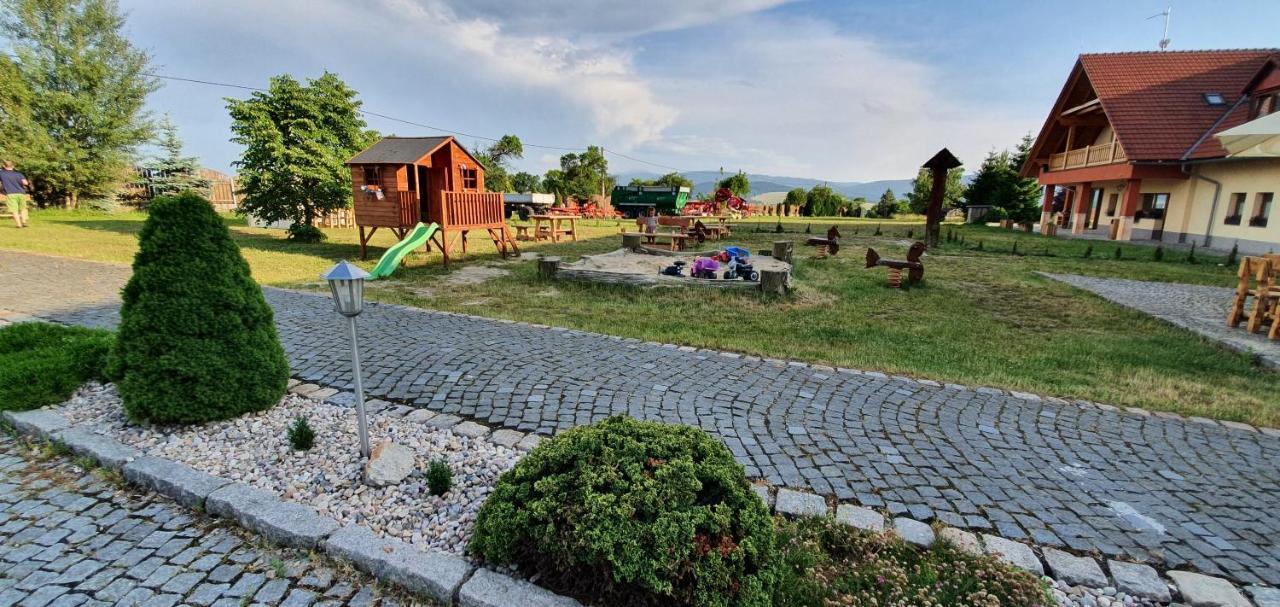 Hotel Farma Vysoka Chrastava Bagian luar foto