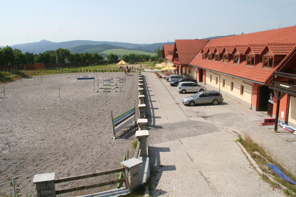 Hotel Farma Vysoka Chrastava Bagian luar foto